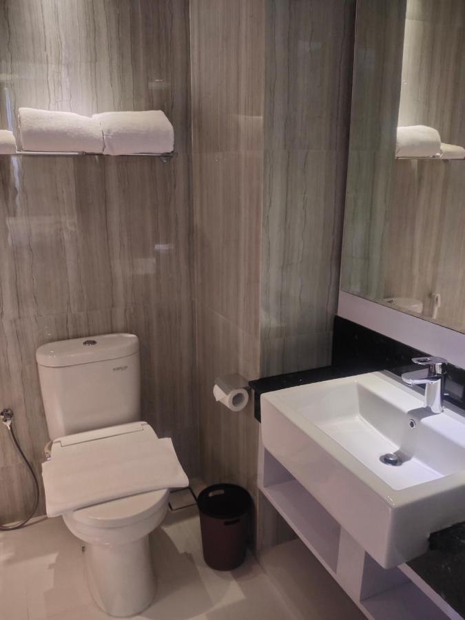 Surabaya River View Hotel מראה חיצוני תמונה